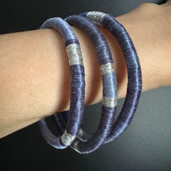 Handmade Flexible Bangle Bracelets from Rwanda - set of 3 blue/silver - Picture 6 of 15